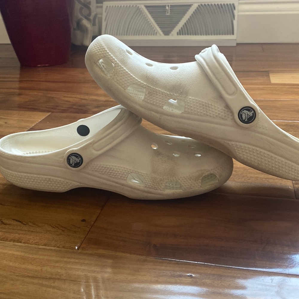 White crocs women size 7 men size 9